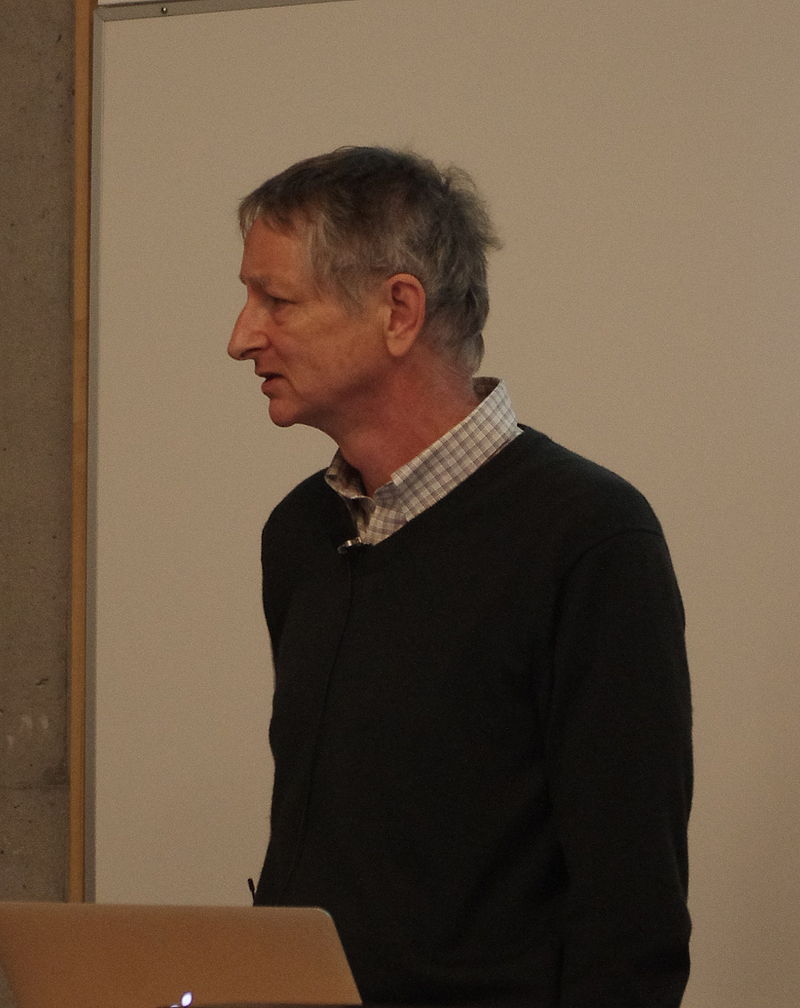 800px-Geoffrey_Hinton_at_UBC.jpg